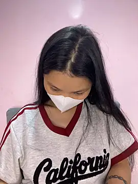 Snapshot of lung-linh chatting on 12-14-25, 12:43 lung-linh online show from 12-14-25, 12:43