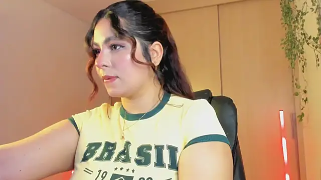 Cleopatra COL online show from 02-24-26, 01:58