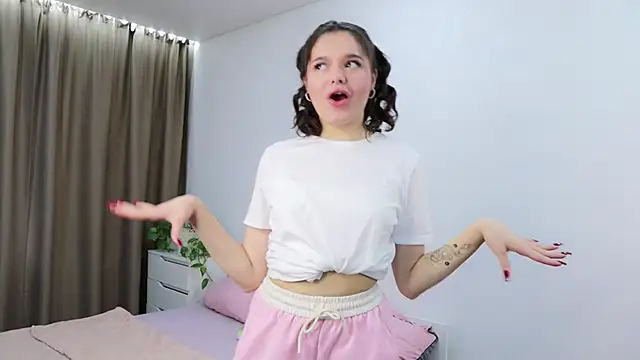 Xo Laura online show from 11-04-25, 08:35