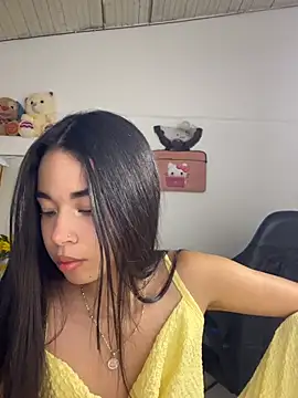 Snapshot of Milleradhara24 chatting on 03-26-26, 01:01 Milleradhara24 online show from 03-26-26, 01:01
