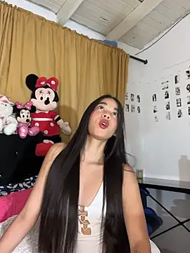 Snapshot of Milleradhara24 chatting on 05-14-26, 01:34 Milleradhara24 online show from 05-14-26, 01:34