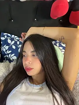 Snapshot of Milleradhara24 chatting on 05-16-26, 10:08 Milleradhara24 online show from 05-16-26, 10:08