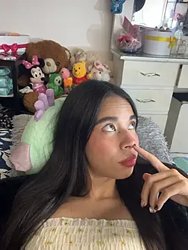 Snapshot of Milleradhara24 chatting on 05-22-26, 03:02 Milleradhara24 online show from 05-22-26, 03:02