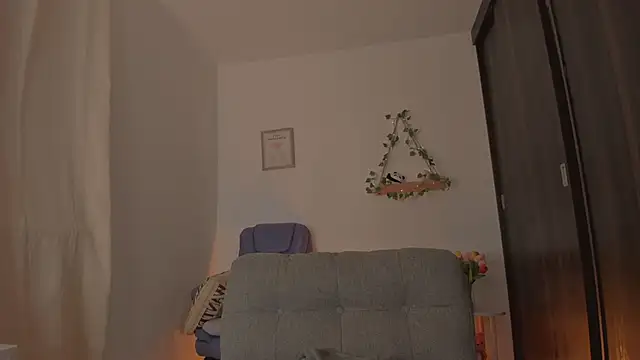 Snapshot of bergmanamii chatting on 04-21-26, 01:42 bergmanamii online show from 04-21-26, 01:42