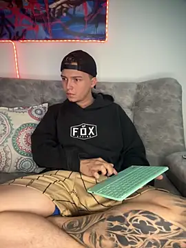 Snapshot of Nick_orion chatting on 11-24-25, 12:27 Nick orion online show from 11-24-25, 12:27