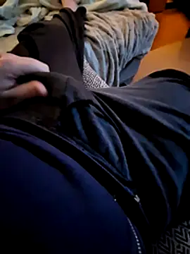 Snapshot of Boy18cm93 chatting on 11-12-25, 02:01 Boy18cm93 online show from 11-12-25, 02:01