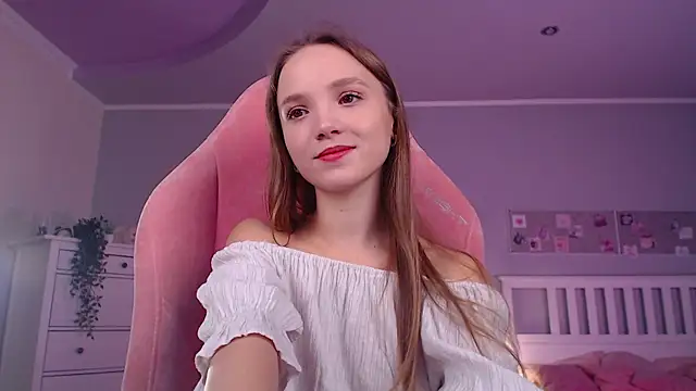 Snapshot of Adria_Arjona chatting on 11-06-25, 07:42 Adria Arjona online show from 11-06-25, 07:42