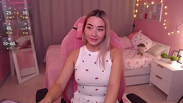 Snapshot of Rosie_Mac chatting on 11-11-25, 01:16 Rosie Mac online show from 11-11-25, 01:16