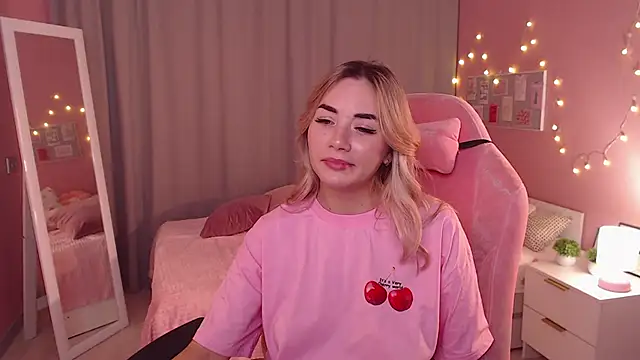 Snapshot of Rosie_Mac chatting on 11-12-25, 01:06 Rosie Mac online show from 11-12-25, 01:06