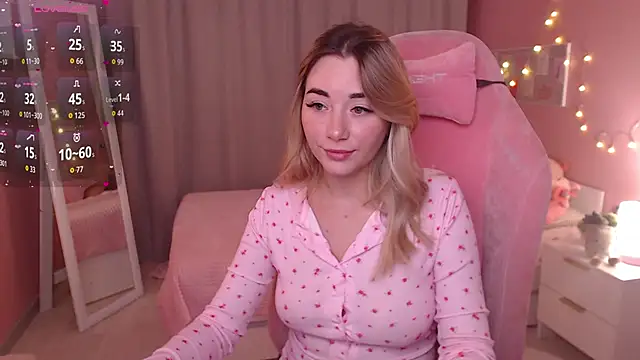 Snapshot of Rosie_Mac chatting on 12-02-25, 01:11 Rosie Mac online show from 12-02-25, 01:11