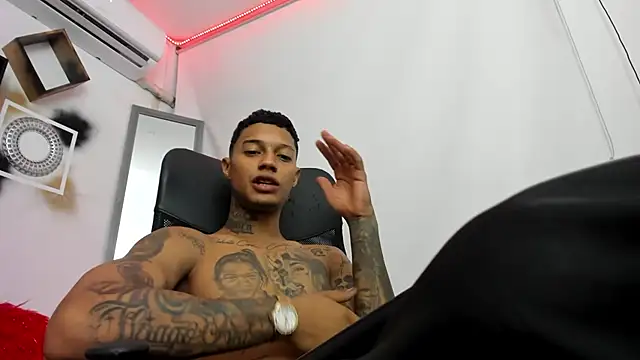 Snapshot of YuleimysAndAlex chatting on 11-06-25, 02:34 YuleimysAndAlex online show from 11-06-25, 02:34