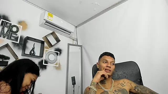 Snapshot of YuleimysAndAlex chatting on 11-09-25, 03:16 YuleimysAndAlex online show from 11-09-25, 03:16