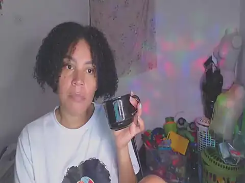 Snapshot of shayna_cute chatting on 05-27-26, 01:57 shayna cute online show from 05-27-26, 01:57