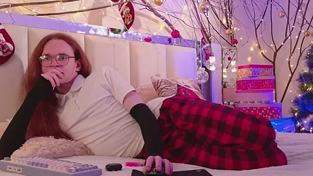 Mark Glover online show from 12-17-25, 03:29