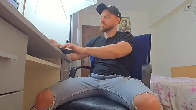 Ryanstone  online show from 06-20-26, 06:16