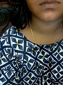 Snapshot of Neha533 chatting on 06-28-26, 12:33 Neha533 online show from 06-28-26, 12:33