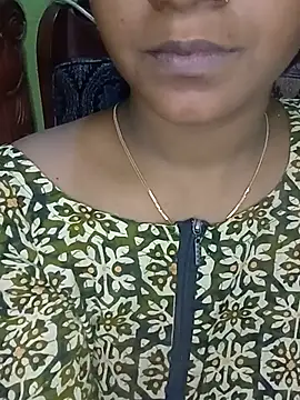 Snapshot of Neha533 chatting on 07-18-26, 07:39 Neha533 online show from 07-18-26, 07:39