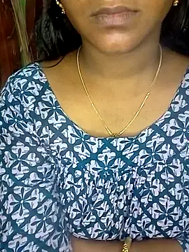 Snapshot of Neha533 chatting on 07-27-26, 07:32 Neha533 online show from 07-27-26, 07:32