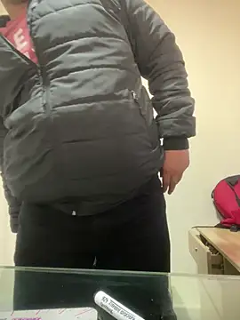 Snapshot of Dante_Valcur chatting on 12-22-25, 01:30 Dante Valcur online show from 12-22-25, 01:30