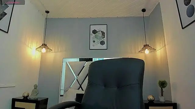 zoe-moreau online show from 03-26-26, 07:41