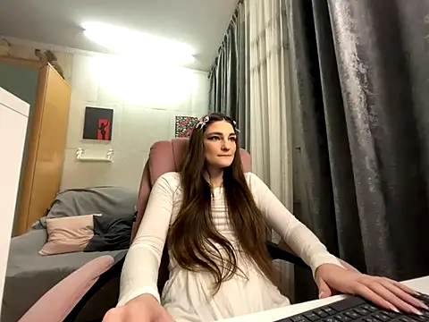 HelgaMun online show from 11-23-25, 11:10