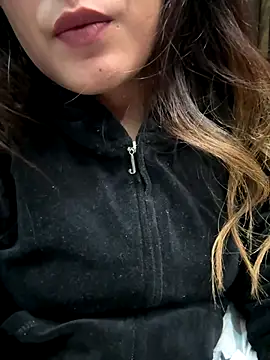 Angel-pune001 online show from 12-15-25, 03:38