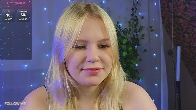 Snapshot of Mila_wxw chatting on 11-14-25, 01:43 Mila wxw online show from 11-14-25, 01:43