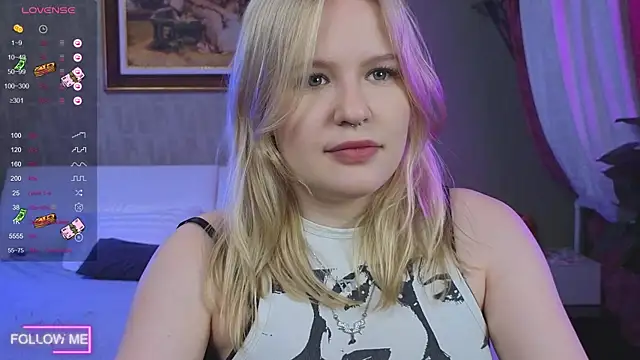 Snapshot of Mila_wxw chatting on 11-21-25, 11:20 Mila wxw online show from 11-21-25, 11:20