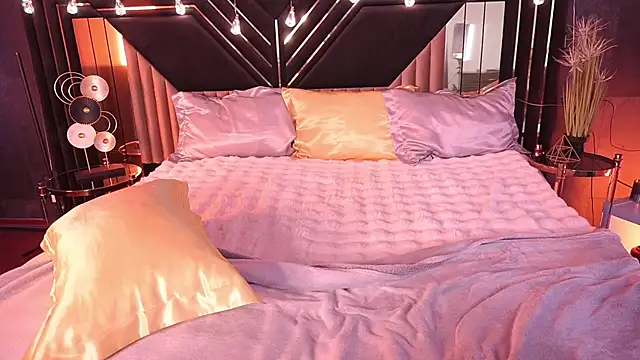 Snapshot of ZafiraMoonn chatting on 12-23-25, 07:17 ZafiraMoonn online show from 12-23-25, 07:17