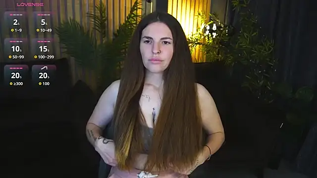 Snapshot of DanielaReign chatting on 11-06-25, 01:45 DanielaReign online show from 11-06-25, 01:45