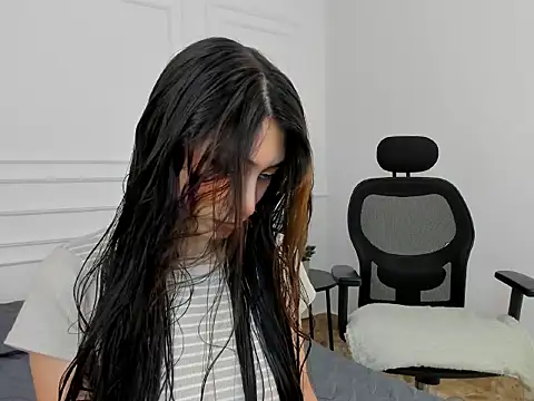 Ana Muller19 online show from 11-04-25, 11:15