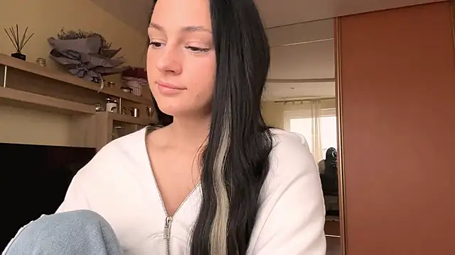 Snapshot of messystasy chatting on 11-08-25, 01:33 messystasy online show from 11-08-25, 01:33