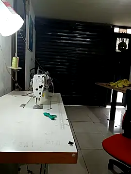 Snapshot of PaulinaLondra2 chatting on 11-21-25, 02:49 PaulinaLondra2 online show from 11-21-25, 02:49