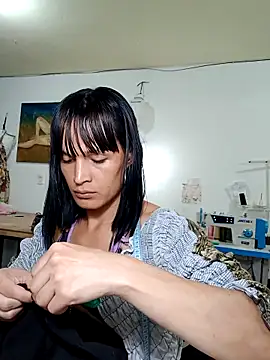 Snapshot of PaulinaLondra2 chatting on 11-27-25, 12:35 PaulinaLondra2 online show from 11-27-25, 12:35