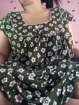 Snapshot of Saniya76 chatting on 06-15-26, 03:47 Saniya76 online show from 06-15-26, 03:47