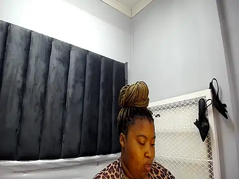 Snapshot of BigAssBBW24 chatting on 01-10-26, 11:34 BigAssBBW24 online show from 01-10-26, 11:34