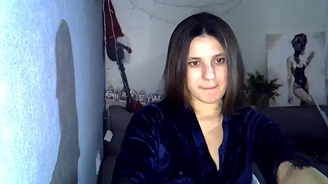 Snapshot of KiraHoney chatting on 12-13-25, 10:04 KiraHoney online show from 12-13-25, 10:04