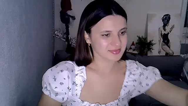 Snapshot of KiraHoney chatting on 12-16-25, 08:58 KiraHoney online show from 12-16-25, 08:58