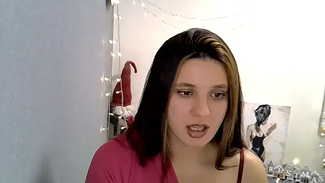 Snapshot of KiraHoney chatting on 12-21-25, 09:22 KiraHoney online show from 12-21-25, 09:22