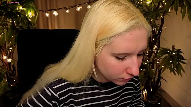 JoanneSmith online show from 12-22-25, 10:45