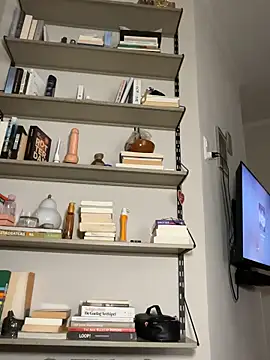 VickyM99 online show from 03-12-26, 06:36