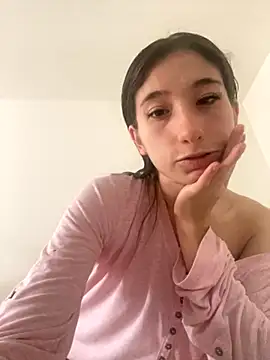 Snapshot of Emily_6783 chatting on 11-08-25, 06:18 Emily 6783 online show from 11-08-25, 06:18