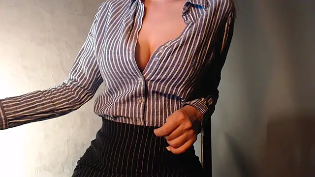 charm  me online show from 07-30-26, 05:56