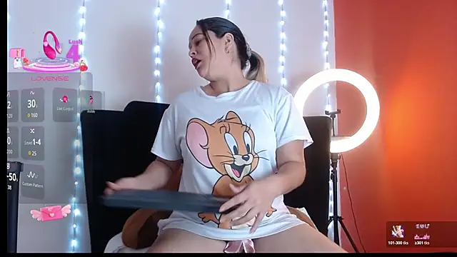 Snapshot of wandalive chatting on 11-07-25, 05:40 wandalive online show from 11-07-25, 05:40