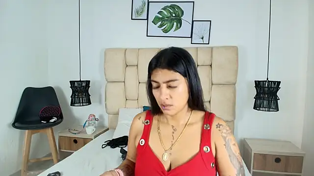 Snapshot of KimberlyFox_t chatting on 05-21-26, 12:56 KimberlyFox t online show from 05-21-26, 12:56