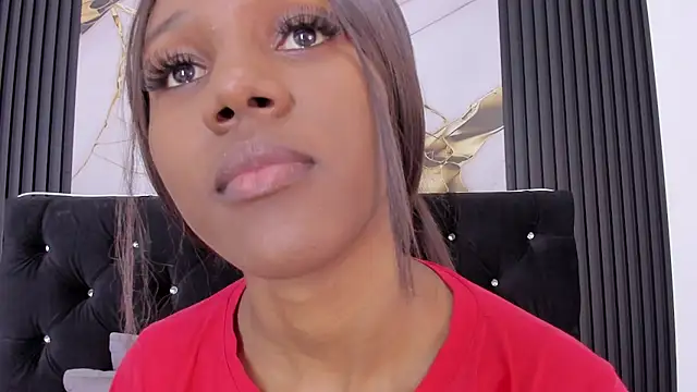 Snapshot of Mia_Devereaux167 chatting on 05-26-26, 01:29 Mia Devereaux167 online show from 05-26-26, 01:29