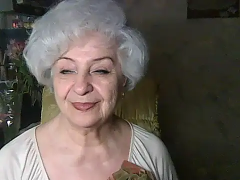 Snapshot of ValeriaKroww chatting on 05-15-26, 04:41 ValeriaKroww online show from 05-15-26, 04:41
