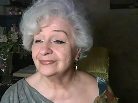 Snapshot of ValeriaKroww chatting on 05-18-26, 04:13 ValeriaKroww online show from 05-18-26, 04:13