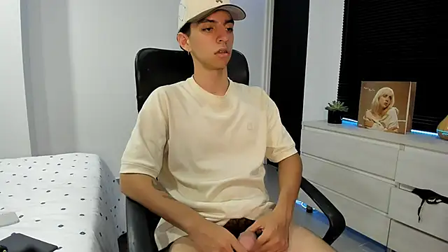 Snapshot of _rhys_jagger chatting on 11-12-25, 01:17 rhys jagger online show from 11-12-25, 01:17