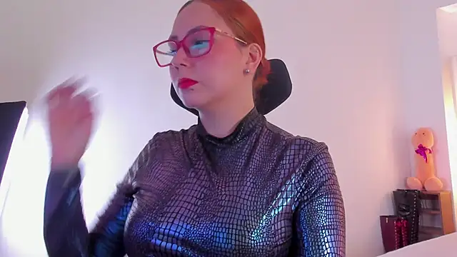 MistressErza online show from 07-08-26, 03:16
